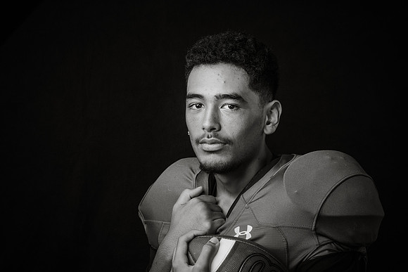 VARSITY_AWAI_KAMALANI_143A0045bw