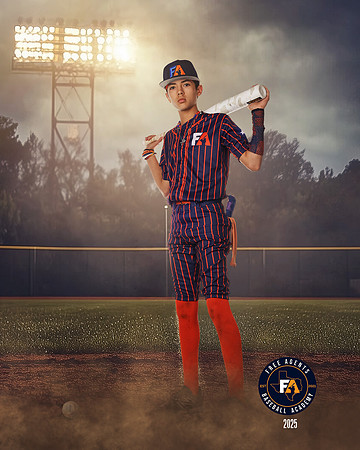 13U_ELLIOTT_RYKER_SF_27118_FIELDLIGHTS