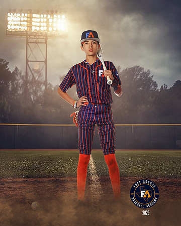 13U_ELLIOTT_RYKER_SF_27117_FIELDLIGHTS