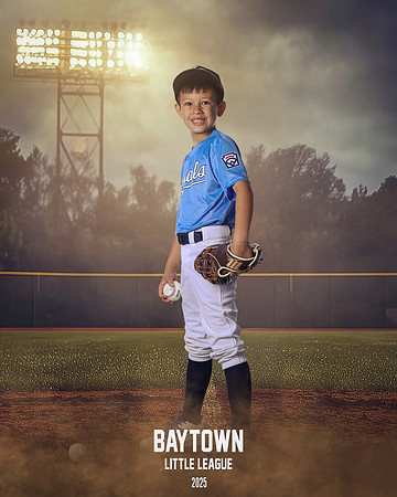 M1_Royals_Manier_Austin_BAY28924_FIELDLIGHTS