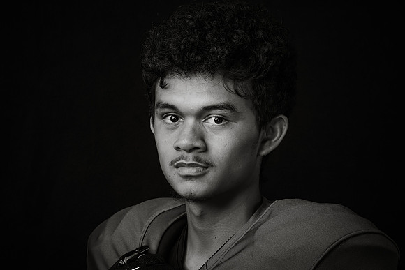 VARSITY_FRANCISCO_LA'AKEA_143A0049bw