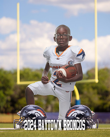 FR_Fountain_Logan_IMGL2022_GOAL POST KNEELING_