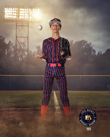 13U_ORTIZ_EASTON_IMGL4989_FIELDLIGHTS