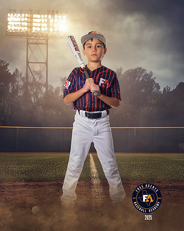9U MINTER_REYES_ANTONIO_IMGL4646_FIELDLIGHTS