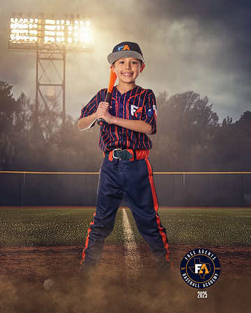 8U_ELLIOTT_TRIPP_IMGL4701_FIELDLIGHTS