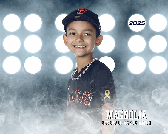 9_10U_Giants_Ibarra_Hendrix_MAG10186_LIT