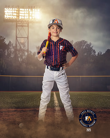 9U GARZA_WINSTON_GRAYSON_IMGL4712_FIELDLIGHTS