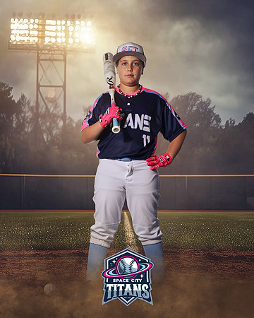 11U_PHILLIPS_AYDEN_CAM14751_FIELDLIGHTS