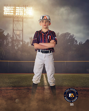 9U GARZA_EWELL_EASTON_IMGL4719_FIELDLIGHTS