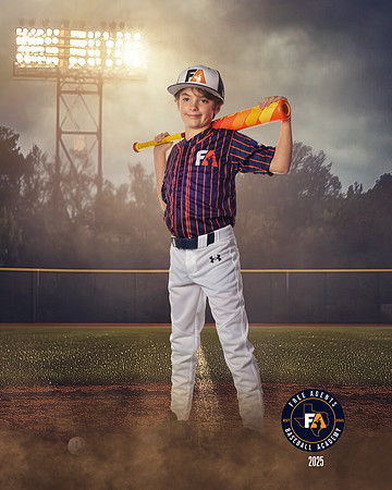 9U GARZA_WINSTON_GRAYSON_IMGL4711_FIELDLIGHTS