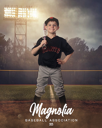 8U_Giants_McFalls_Hayden_MAG27485_FIELD LIGHTS_