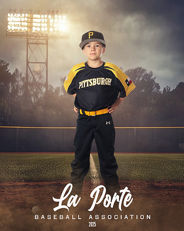 8U_Pinto_Pirates_Cook_Cameron_LP024112_FIELDLIGHTS