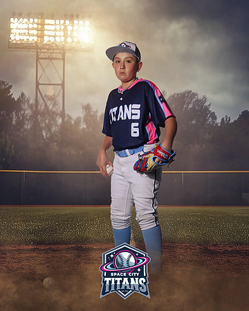 11U_DELEON_ACE_CAM14787_FIELDLIGHTS