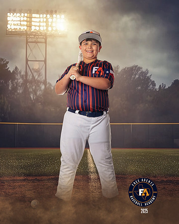 9U GARZA_HARRIS_LIAM_IMGL4685_FIELDLIGHTS