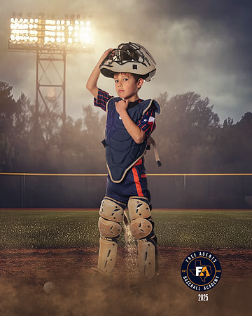 8U_ELLIOTT_TRIPP_IMGL4695_FIELDLIGHTS