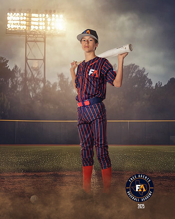 13U_ORTIZ_EASTON_IMGL4987_FIELDLIGHTS