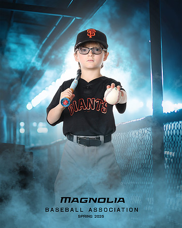 7U_Giants_Isabell_Levi_MAG10429_DUGOUT_