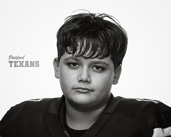BW_SR_Flores_Isaiah_IMGL0077_HS_