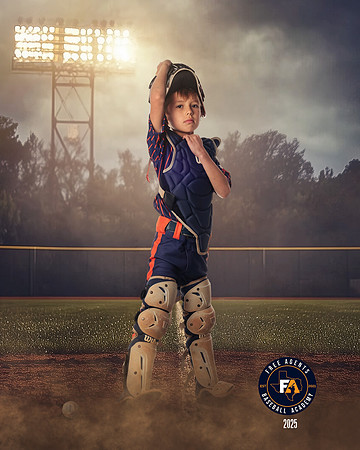 8U_ELLIOTT_TRIPP_IMGL4694_FIELDLIGHTS