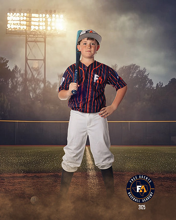 9U MINTER_COLE_WILL_IMGL4774_FIELDLIGHTS
