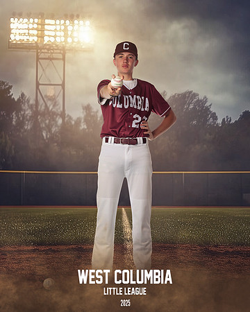 SENIOR MAROON_Hanzik_Truitt_IMGL7488_FIELD LIGHTS_