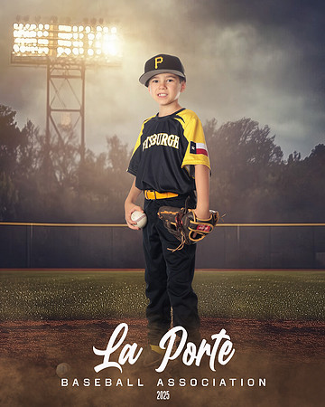 8U_Pinto_Pirates_Cook_Cameron_LP024119_FIELDLIGHTS