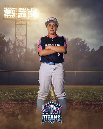 11U_PHILLIPS_AYDEN_CAM14747_FIELDLIGHTS