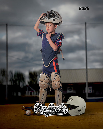 8U_ELLIOTT_TRIPP_IMGL4695_BACKGROUND_TURN