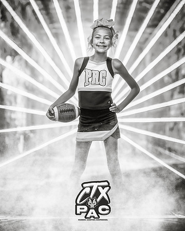 10UCHEER_Kloeker_Hailey_SF_21387_LAZER_bw
