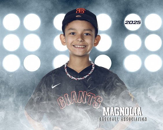 9_10U_Giants_Ibarra_Hendrix_MAG10180_LIT