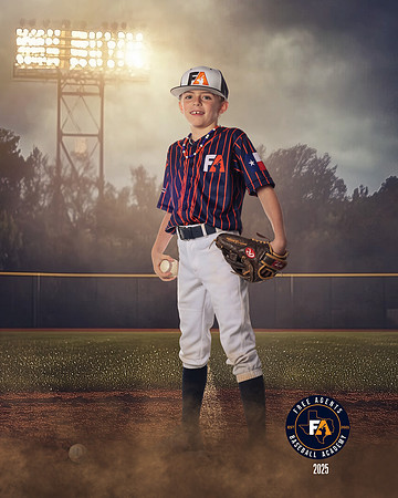 9U GARZA_EWELL_EASTON_IMGL4727_FIELDLIGHTS
