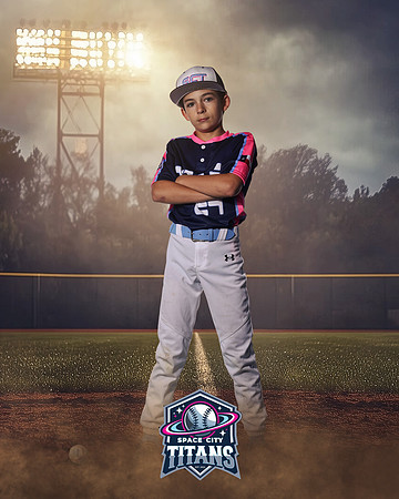 11U_POLERSTOCK_LUKE_CAM14814_FIELDLIGHTS