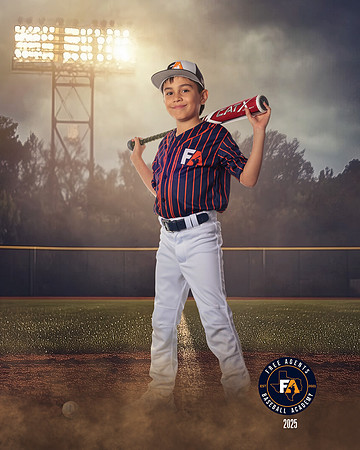 9U MINTER_REYES_ANTONIO_IMGL4649_FIELDLIGHTS