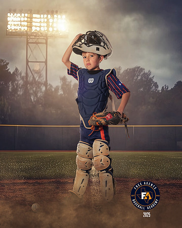8U_ELLIOTT_TRIPP_IMGL4696_FIELDLIGHTS