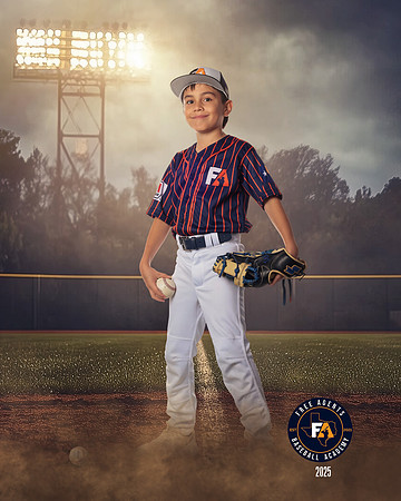 9U MINTER_REYES_ANTONIO_IMGL4652_FIELDLIGHTS