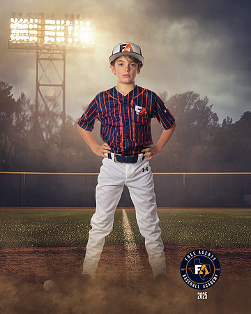 9U GARZA_WINSTON_GRAYSON_IMGL4707_FIELDLIGHTS