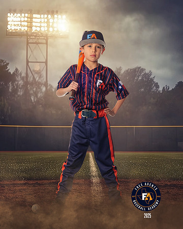 8U_ELLIOTT_TRIPP_IMGL4705_FIELDLIGHTS