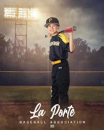 8U_Pinto_Pirates_Cook_Cameron_LP024117_FIELDLIGHTS