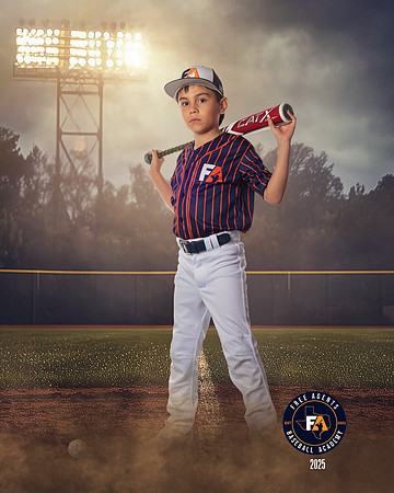9U MINTER_REYES_ANTONIO_IMGL4648_FIELDLIGHTS