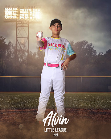 JR_PADRES_14U_Covarrubias_Jesse_CAM16503_FIELDLIGHTS