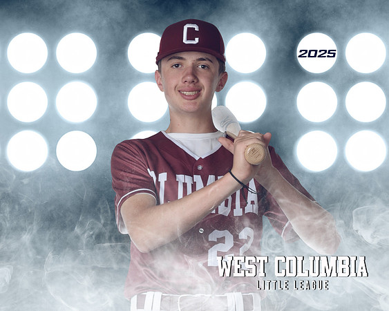 SENIOR MAROON_Hanzik_Truitt_IMGL7485_LIT_