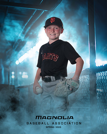 8U_Giants_Powers_Beaux_MAG27388_DUGOUT_