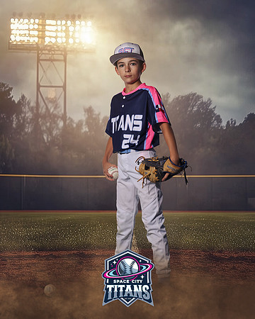 11U_POLERSTOCK_LUKE_CAM14818_FIELDLIGHTS