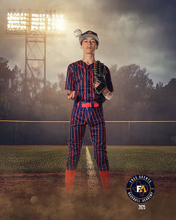 13U_ORTIZ_EASTON_IMGL4988_FIELDLIGHTS