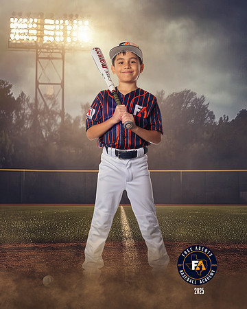 9U MINTER_REYES_ANTONIO_IMGL4647_FIELDLIGHTS