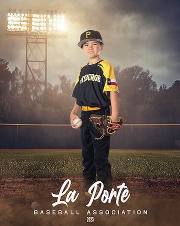 8U_Pinto_Pirates_Cook_Cameron_LP024120_FIELDLIGHTS
