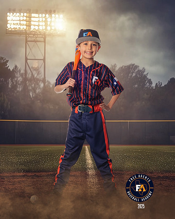 8U_ELLIOTT_TRIPP_IMGL4704_FIELDLIGHTS