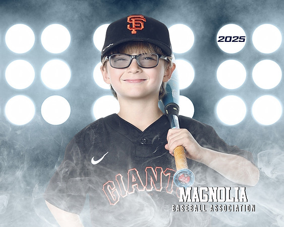 7U_Giants_Isabell_Levi_MAG10425_LIT