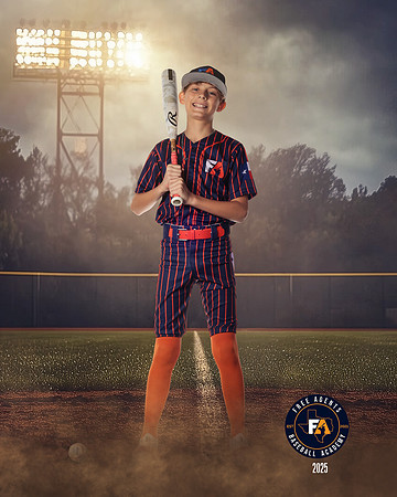 13U_PAPENFUSS_PARKER_IMGL5004_FIELDLIGHTS