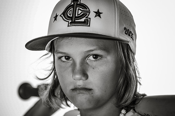9U White_Hollan_Baylen_MAG21831